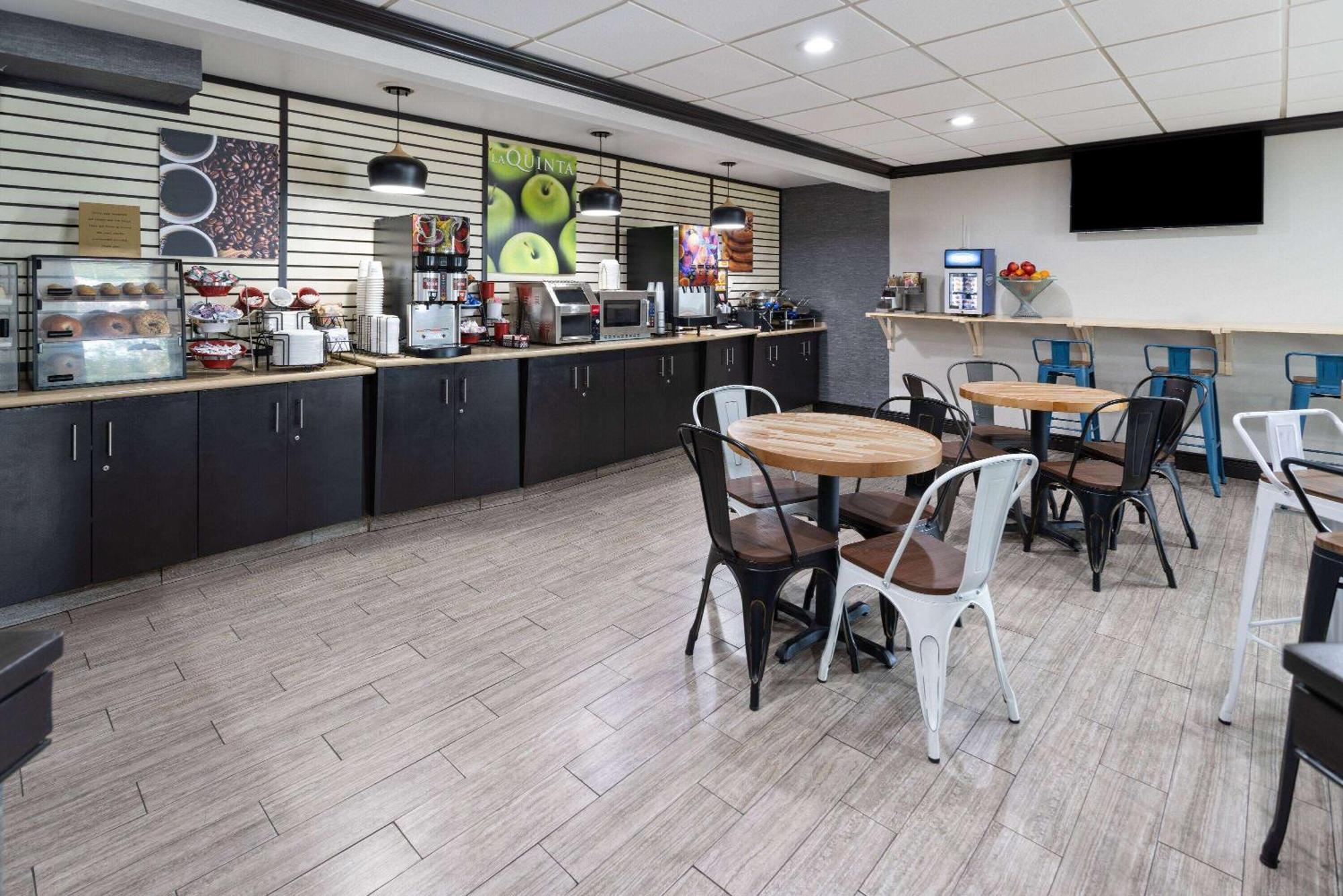 La Quinta Inn By Wyndham Buffalo Airport Вільямсвілл Екстер'єр фото
