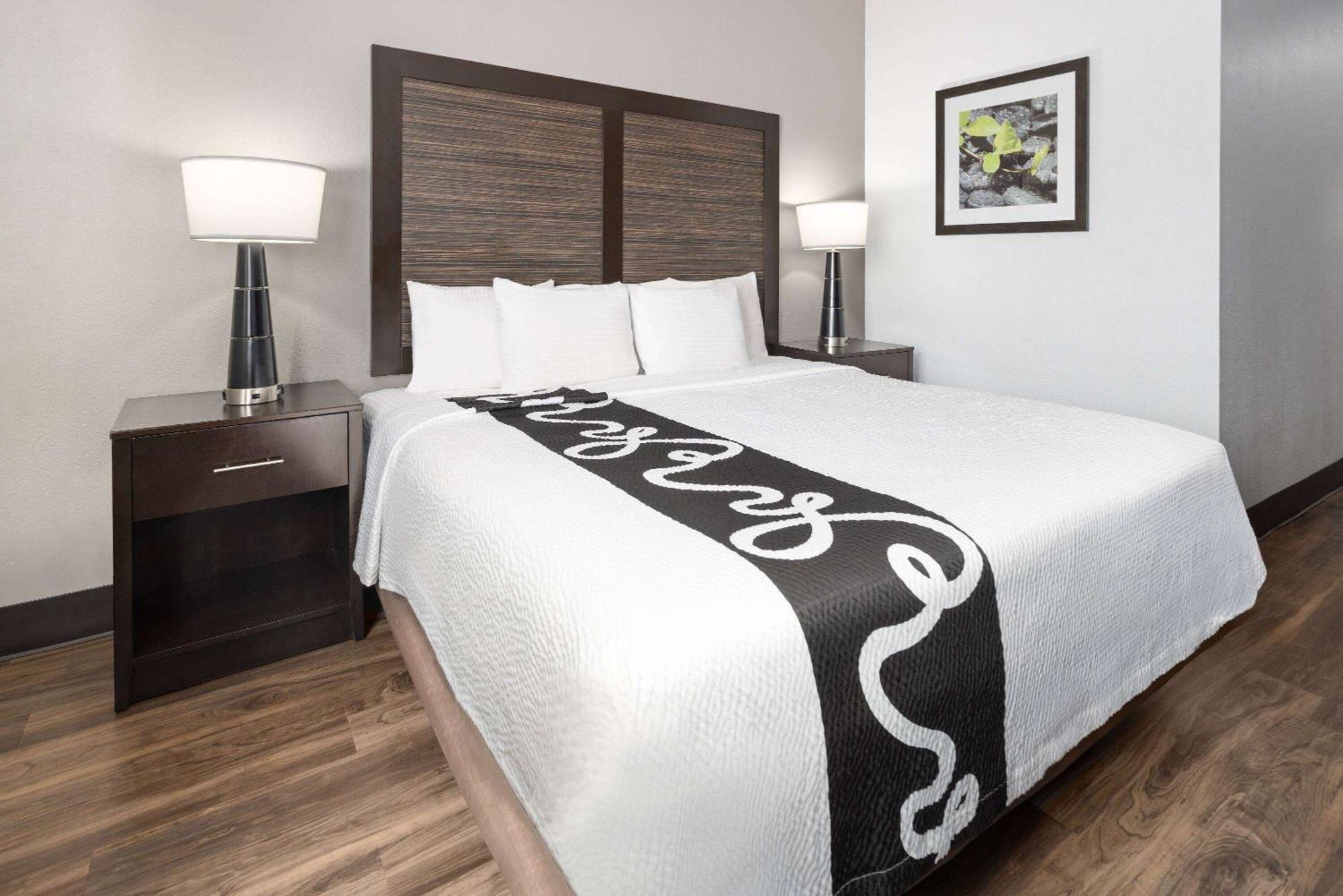 La Quinta Inn By Wyndham Buffalo Airport Вільямсвілл Екстер'єр фото
