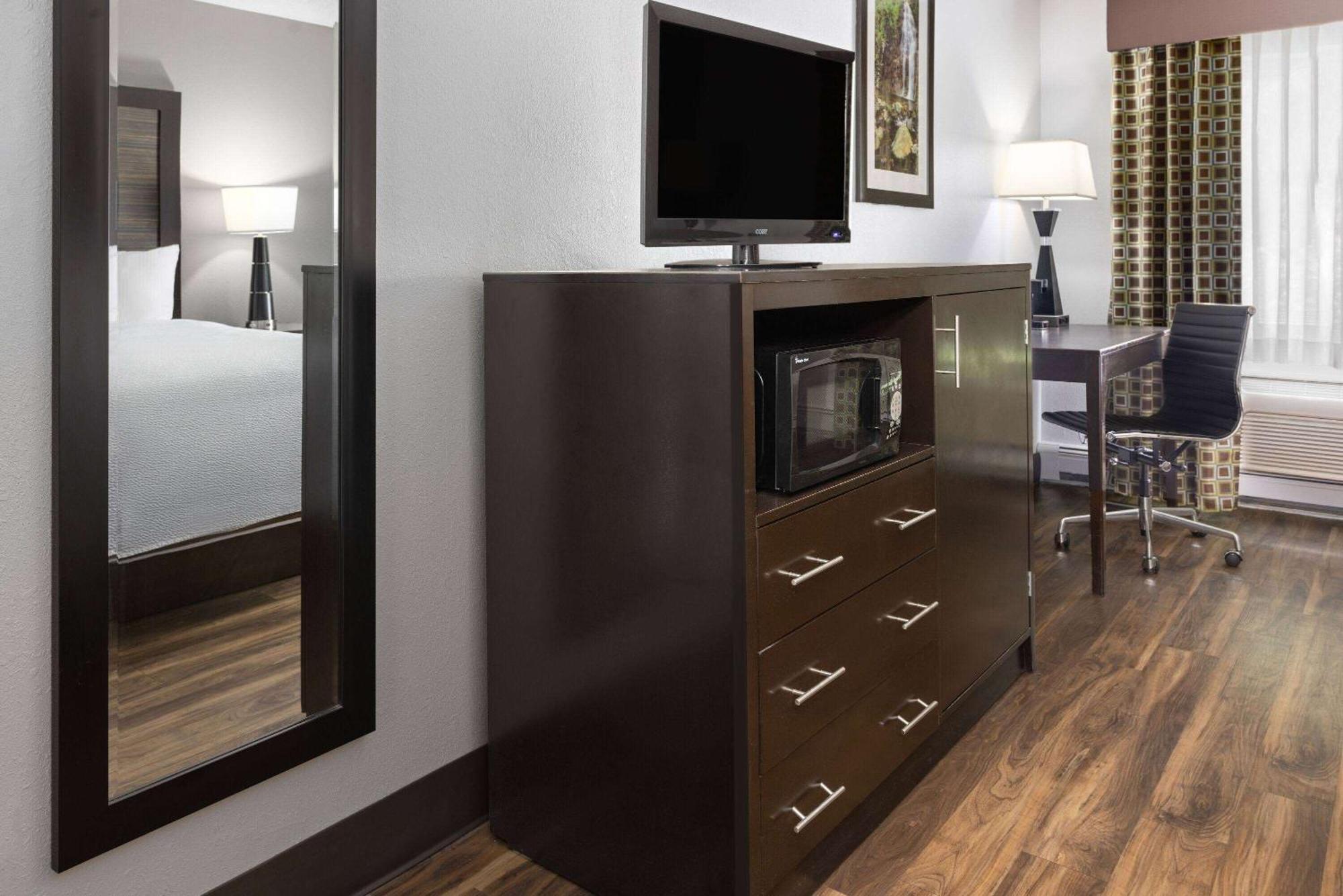 La Quinta Inn By Wyndham Buffalo Airport Вільямсвілл Екстер'єр фото